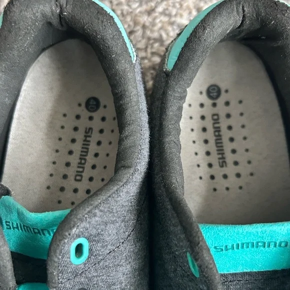 Shimano Women’s SH-RT 400 Cycling Shoes w/clips Like new size EU 40/US 7.5-8 - Picture 5 of 6